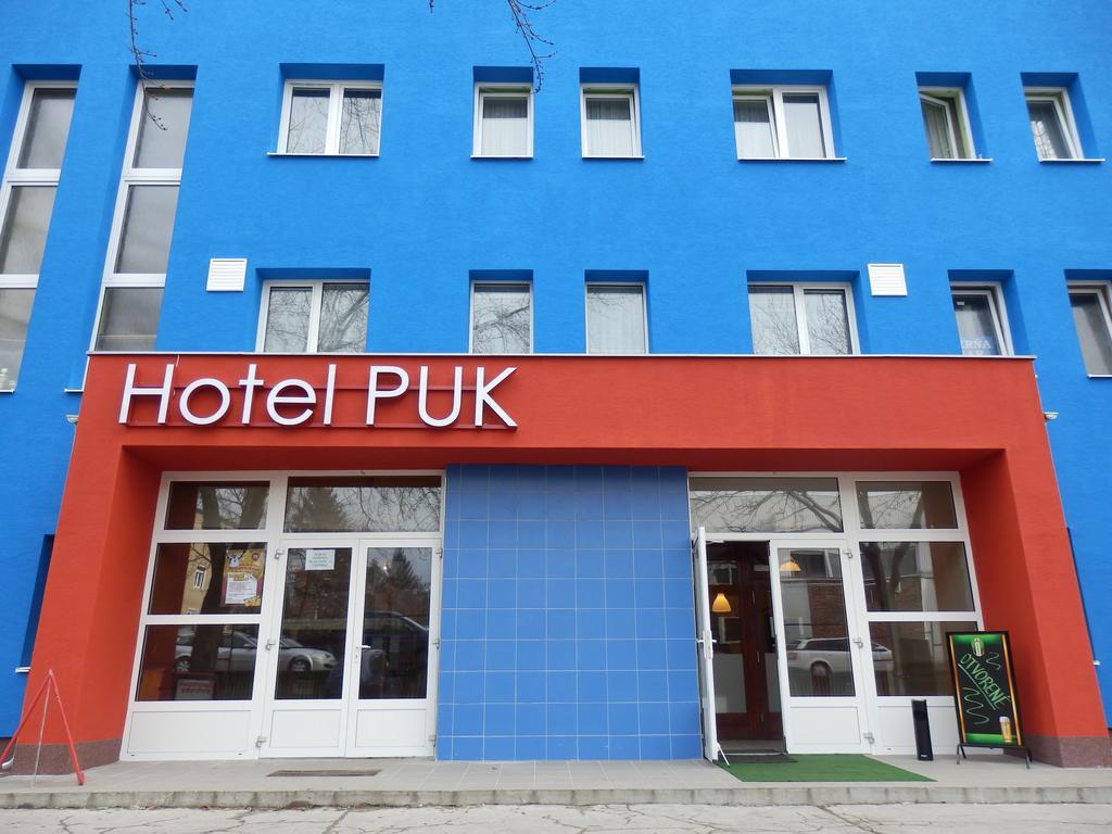 Hotel Puk Топольчани Екстер'єр фото